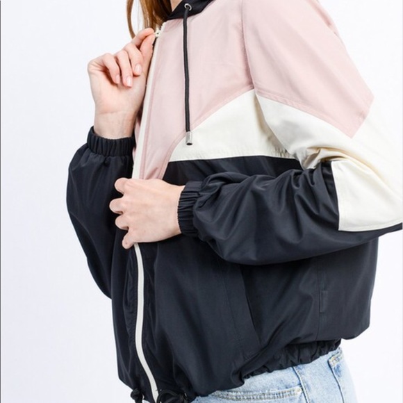 🆕 TIA Color Block Zip Hooded Windbreaker - Picture 2 of 8